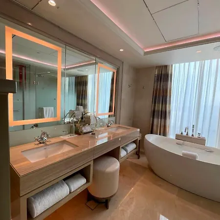 Grand Coral Deluxe Okada